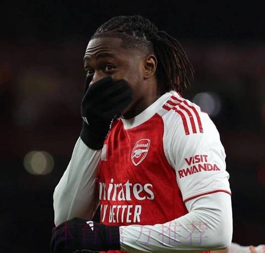 埃泽踢疯了！北伦敦德比首战戴帽，47年第一人，7战热刺轰6球